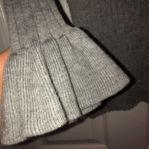 F21 gray knit bell-sleeve sweater - Picture 4 of 7